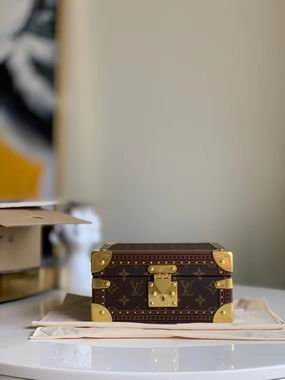 M4700SP 23X23X11cm QS 6 (6)