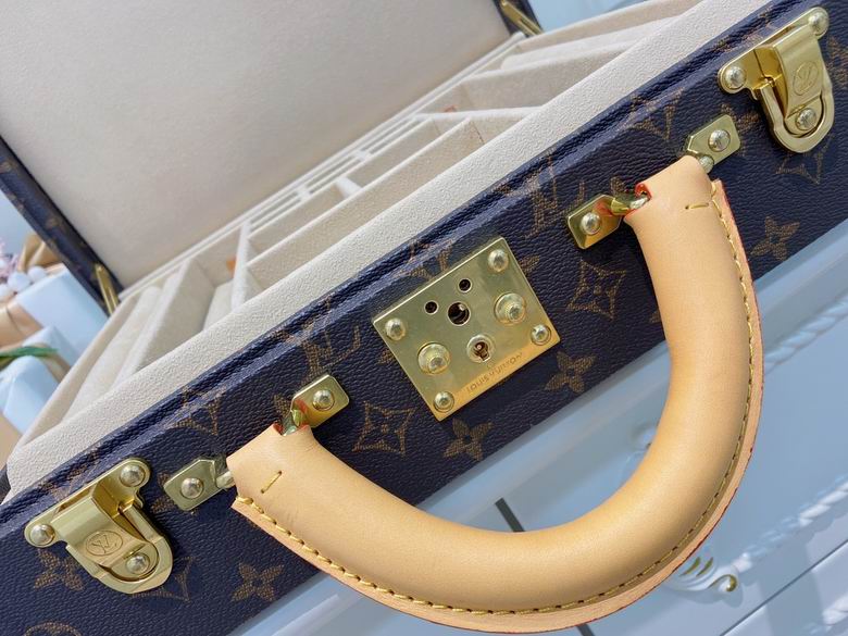 M4700TSZB 34X25X10cm QS 2 (8)