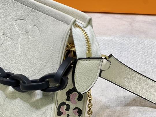 M67692 M80504 25x20x5cm cs (17)