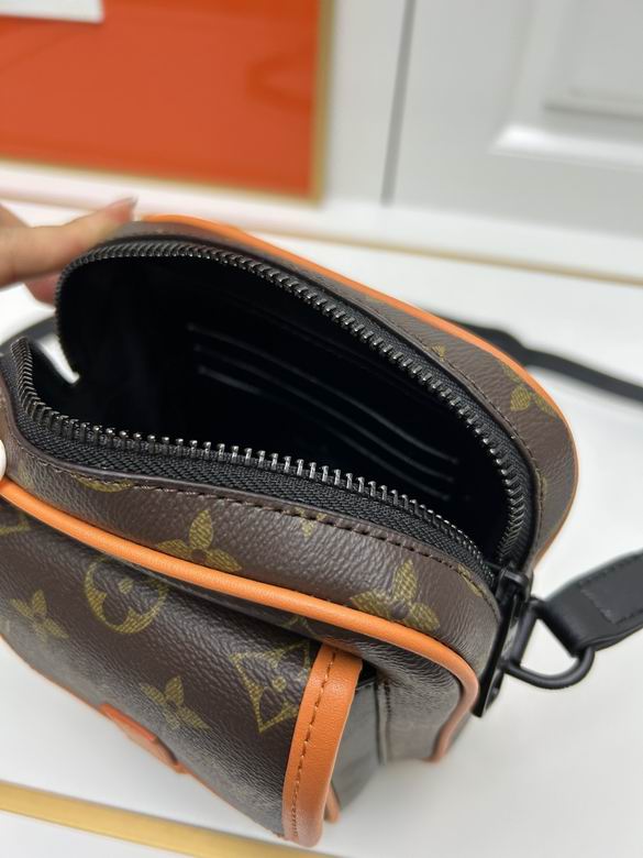 M69404 15X17X8cm XMY 2色 16