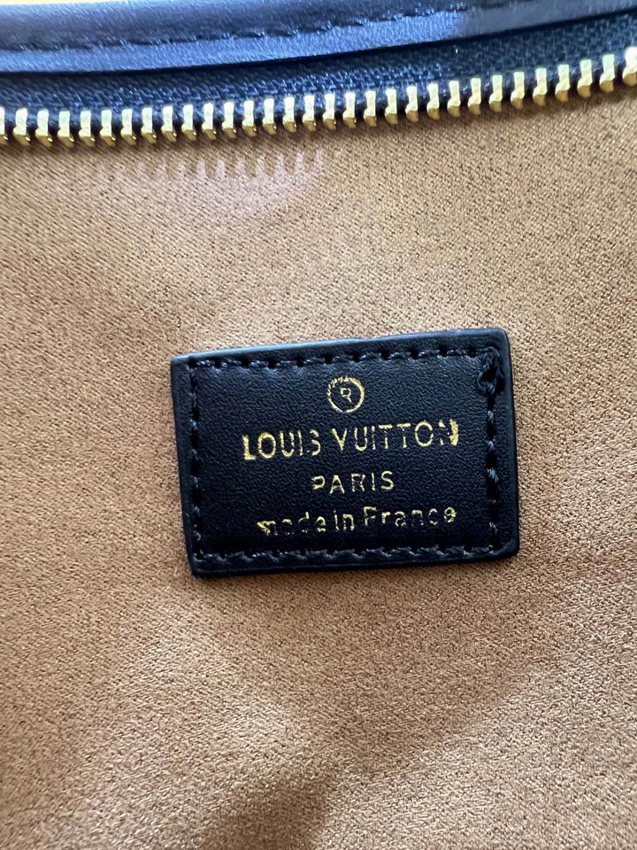 M81366 26x20x5cm cs (10)