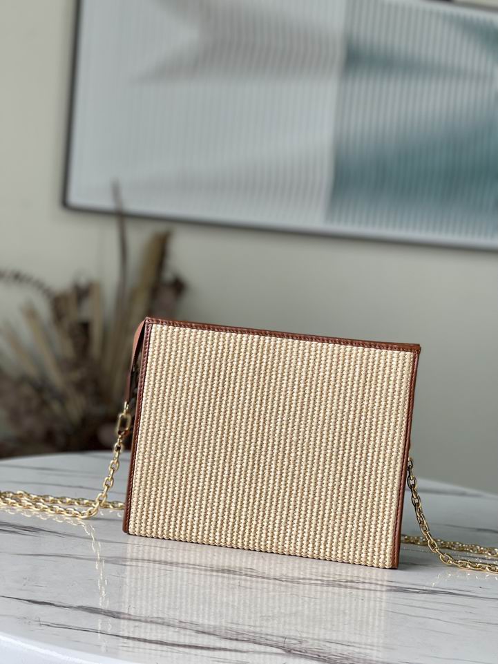 M81366 9.8x7.9x2.2cm gf (14)