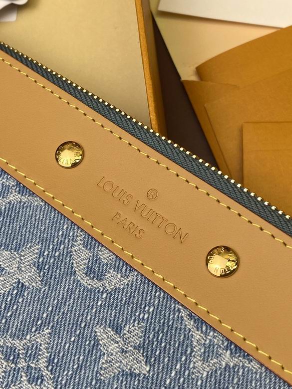 M81569 30X21.5X1cm YG 4