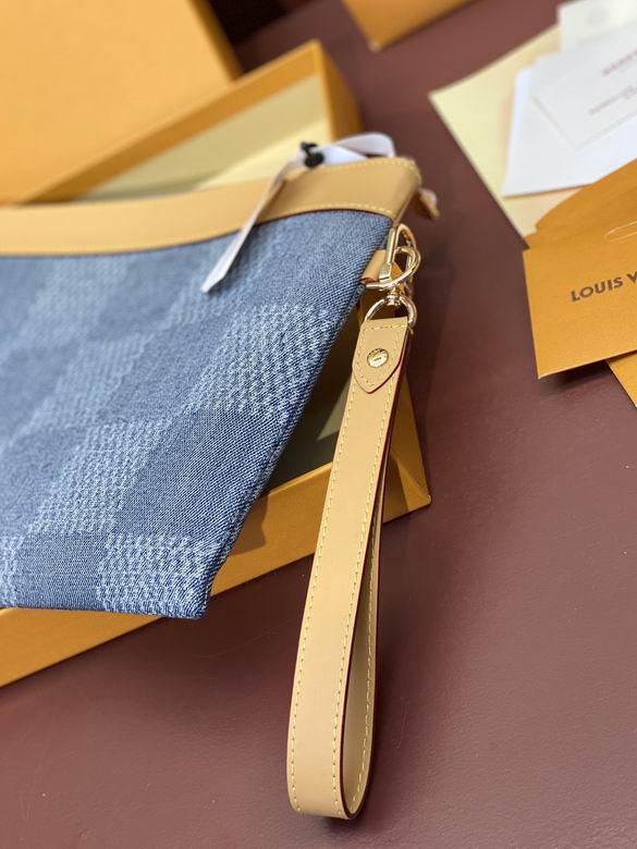 M81570 30X21.5X1cm YG 4