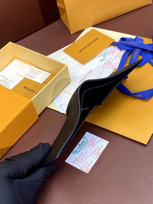 M83128 11.5X9X1.5cm YG 5