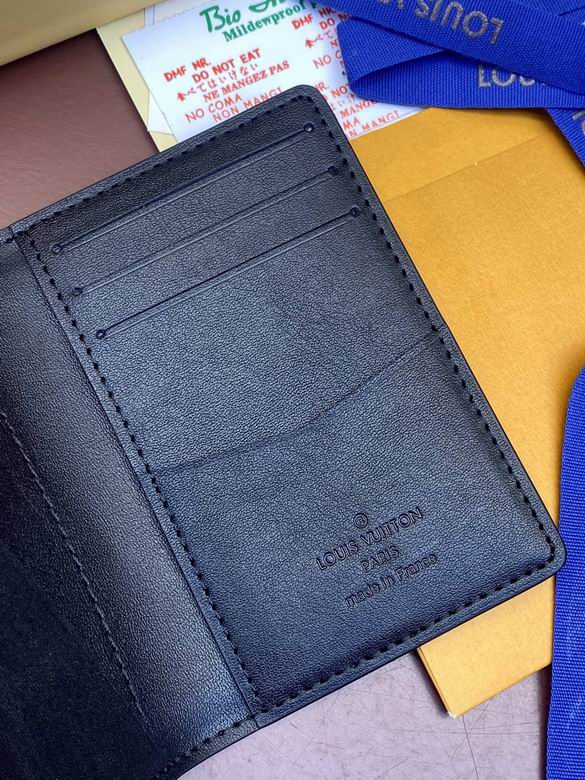 M83330 7.5X11.1X1cm YG 4