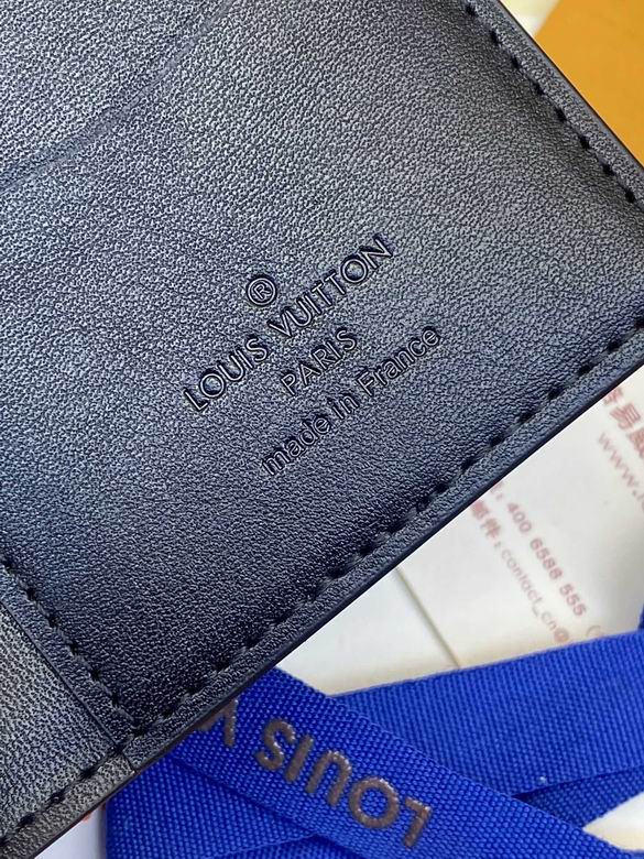 M83330 7.5X11.1X1cm YG 6