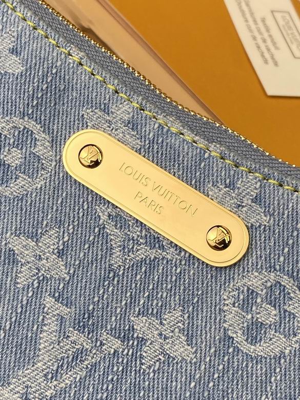 M83532 24.5X13.5X6.5cm YG 4