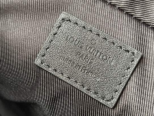 Monogram盥洗包M68589 26x17x7cm gf (7)