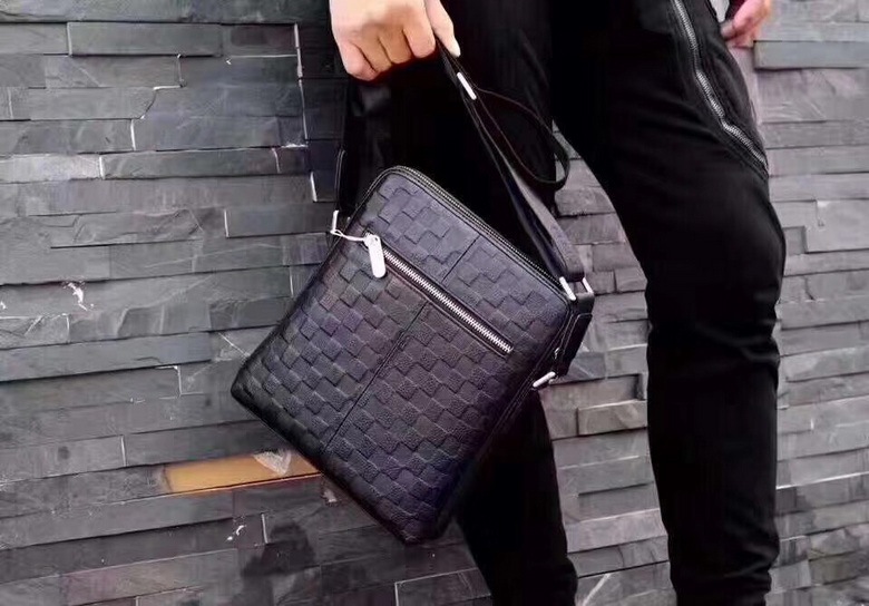 Monogram 0695 25X28X6cm WP (4)