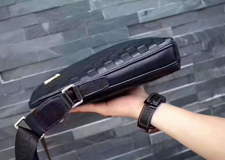 Monogram 0695 25X28X6cm WP (6)