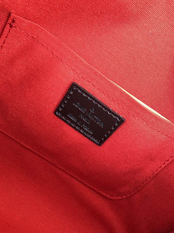 Monogram M40718 28X17X4 bc (14)