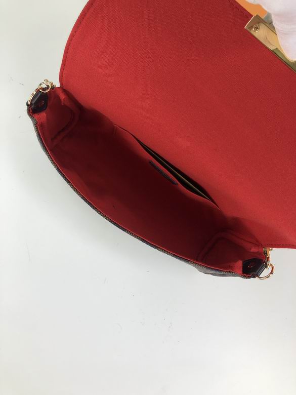 Monogram M40718 28X17X4 bc (16)