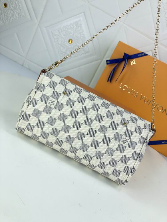 Monogram M40718 28X17X4 bc (2)