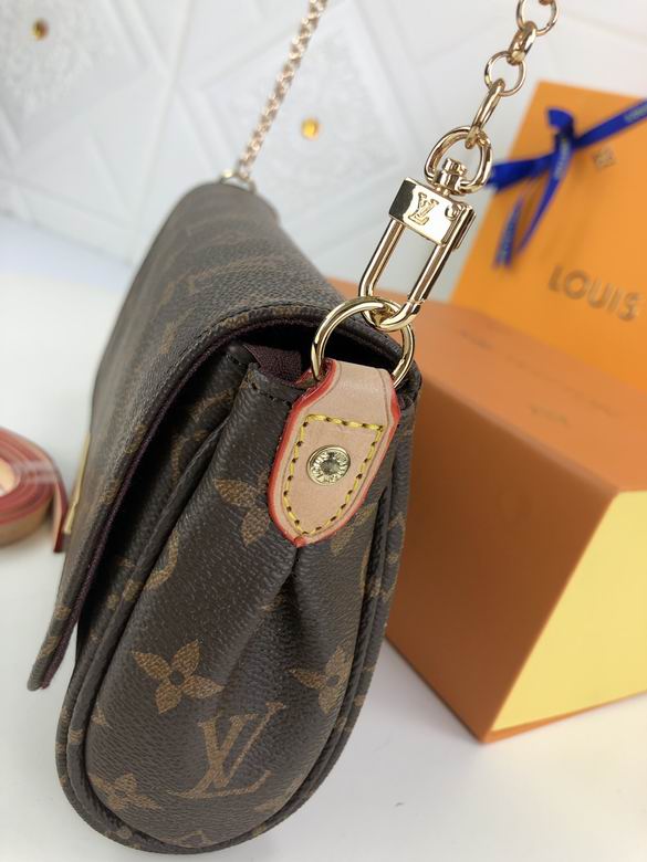 Monogram M40718 28X17X4 bc (23)