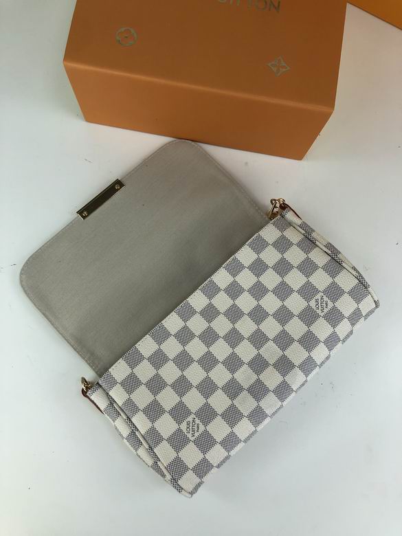 Monogram M40718 28X17X4 bc (7)