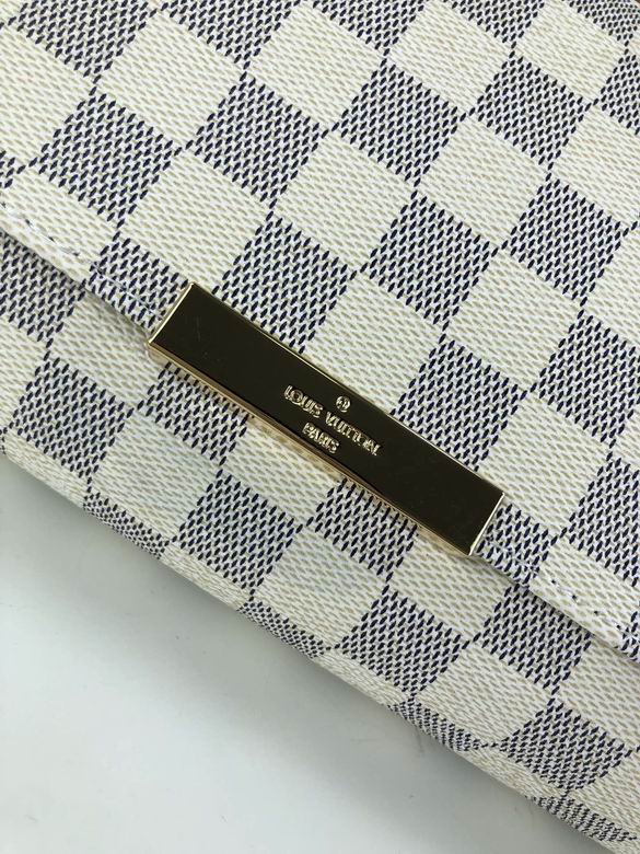 Monogram M40718 28X17X4 bc (9)