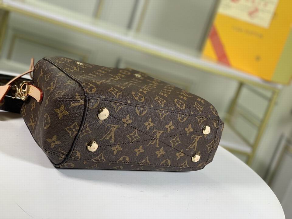 Montaigne M41055 29x20x13 bc (2)