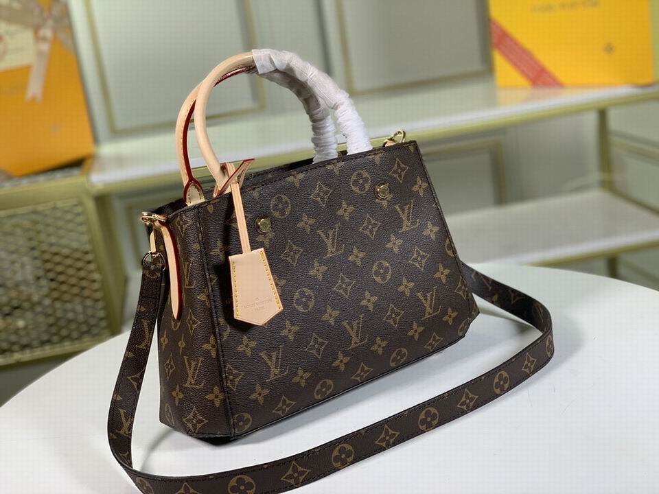 Montaigne M41055 29x20x13 bc (3)