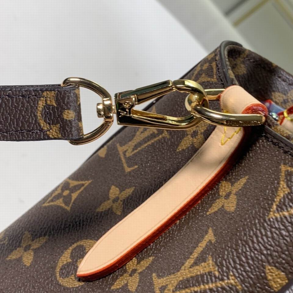 Montaigne M41055 29x20x13 bc (5)