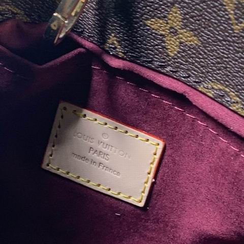 Montaigne M41056 33×23×15 bc (13)