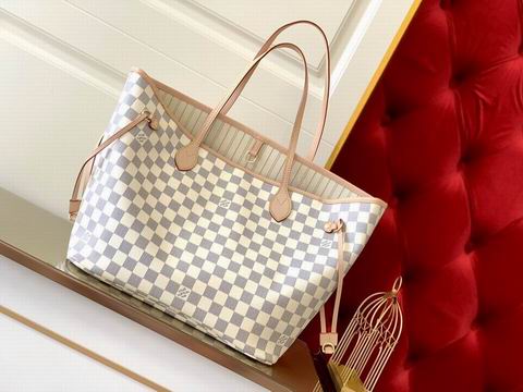 Neverfull M41605 32x29x17 BC (1)