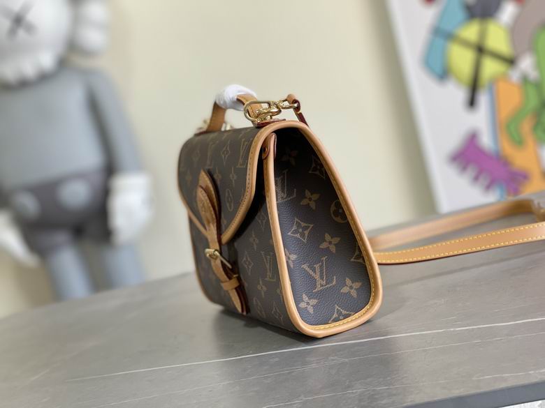 Nicolas Ghesquere M44919 23.5X18X9 AK (2)