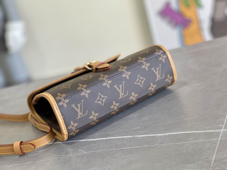 Nicolas Ghesquere M44919 23.5X18X9 AK (4)