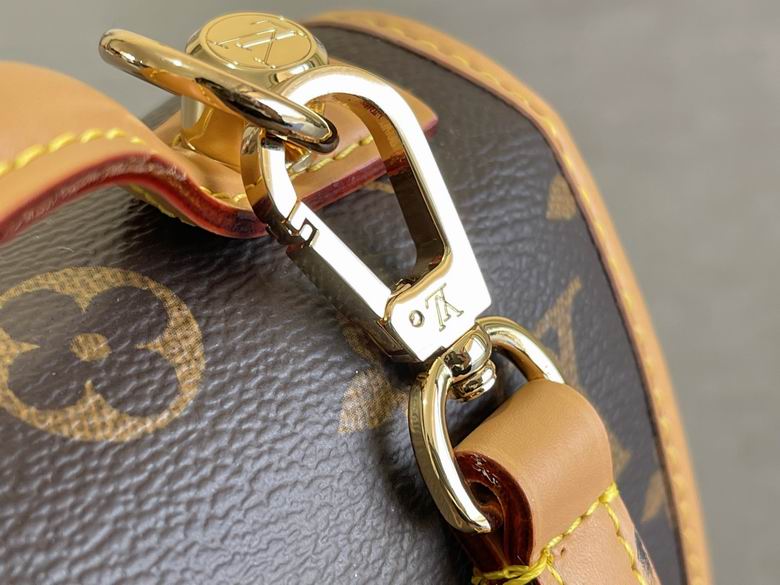 Nicolas Ghesquere M44919 23.5X18X9 AK (6)