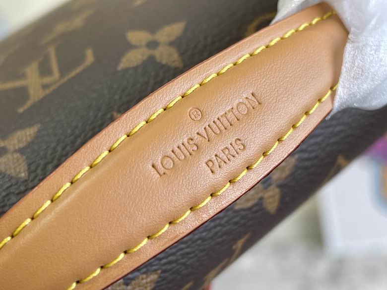 Nicolas Ghesquere M44919 23.5X18X9 AK (7)