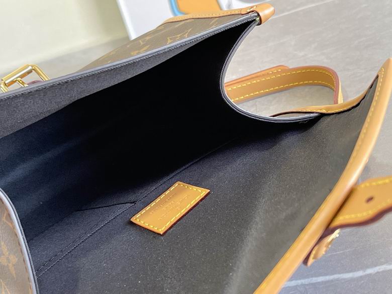 Nicolas Ghesquere M44919 23.5X18X9 AK (9)