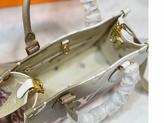 OnTheGo M59856 S25x19x11.5cm cs1 (16)