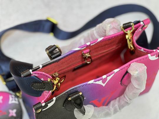 OnTheGo M59856 S25x19x11.5cm cs1 (6)