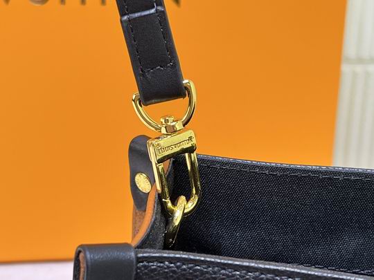 OnTheGo m45373 m45719 25x19x11cm cs (17)