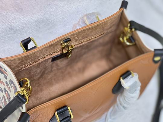 OnTheGo m45373 m45719 25x19x11cm cs (9)