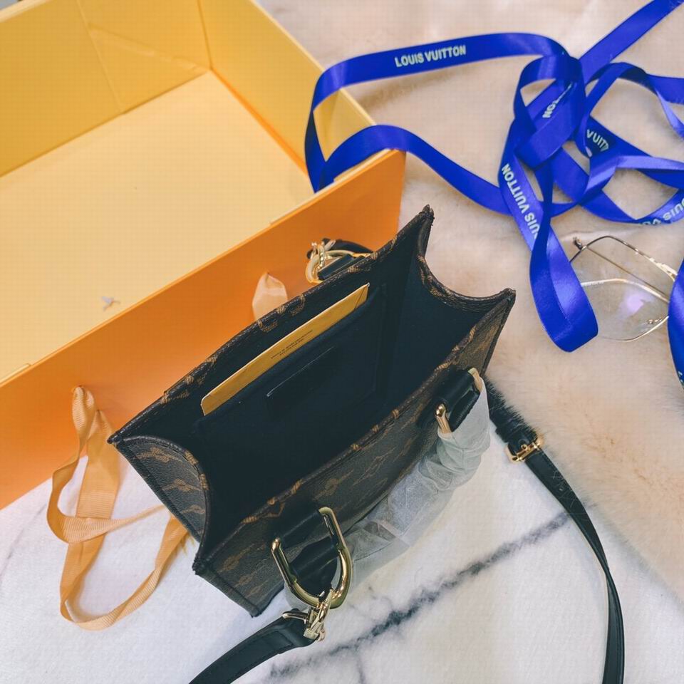 Petit Sac Plat M69846 ss (29)