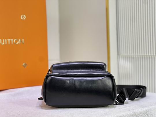 Racer M46107 24x42x12cm cs (4)