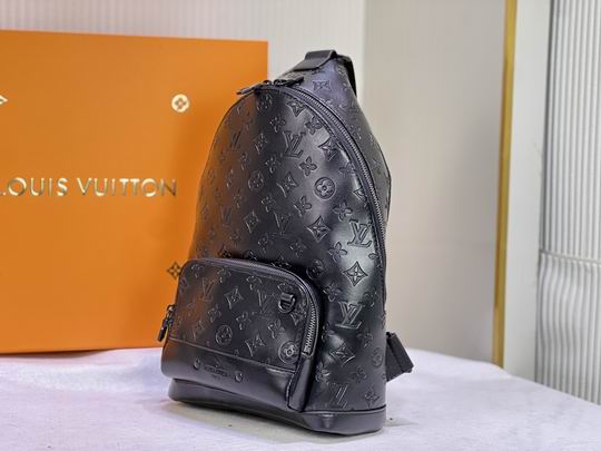 Racer M46107 24x42x12cm cs (5)