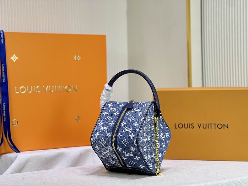 Square bag M59611 16x16x16 cm cs (2)