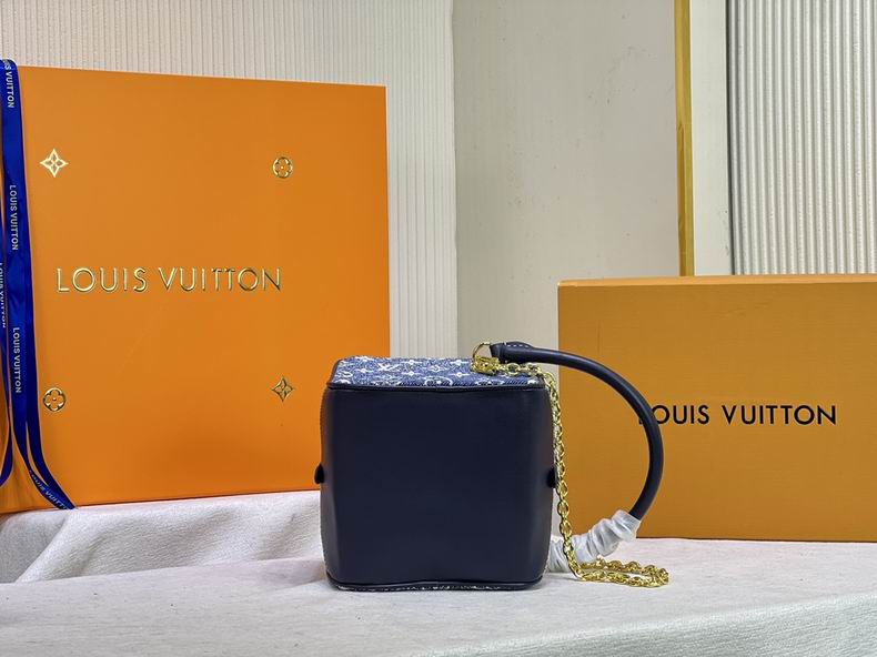 Square bag M59611 16x16x16 cm cs (4)