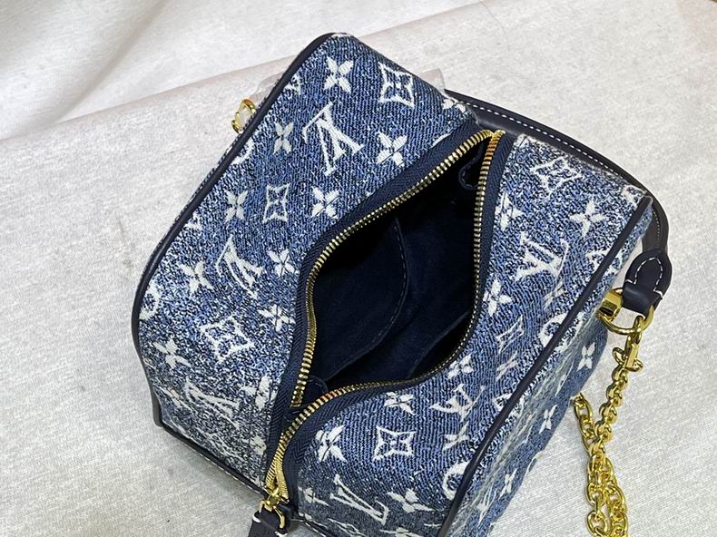 Square bag M59611 16x16x16 cm cs (7)