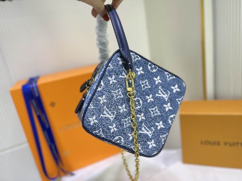 Square bag M59611 16x16x16 cm cs (9)