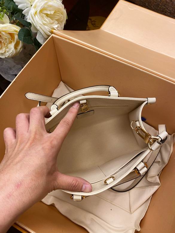 Tote M45654 25X19X11.5cm YG 3colour (6)