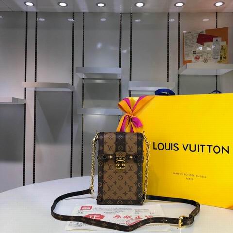 Trunk Vertical M63913 wq (18)