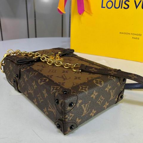 Trunk Vertical M63913 wq (20)