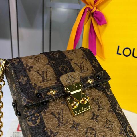 Trunk Vertical M63913 wq (22)