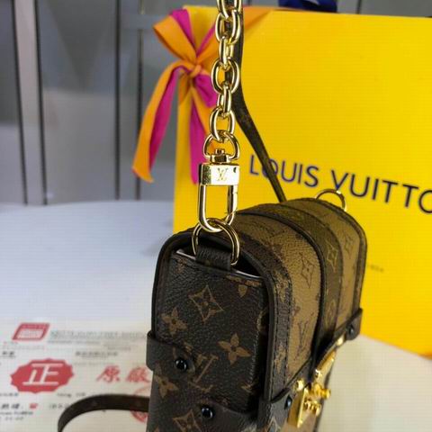 Trunk Vertical M63913 wq (23)