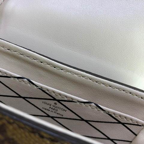 Trunk Vertical M63913 wq (25)