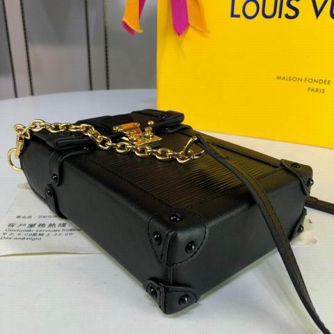 Trunk Vertical M63913 wq (31)