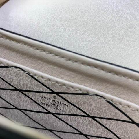 Trunk Vertical M63913 wq (32)